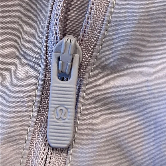 Lululemon Always Effortless Jacket
Dusty Rose - Picture 12 of 15